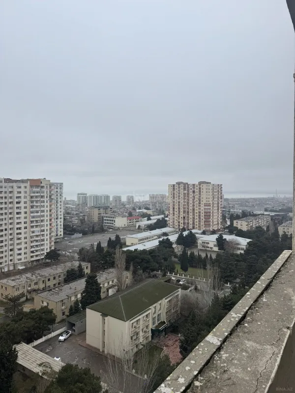 Satılır 4 otaqlı mənzil 158 m²