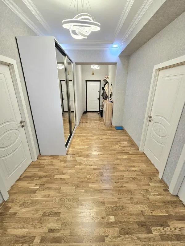 Satılır 3 otaqlı mənzil 104 m²