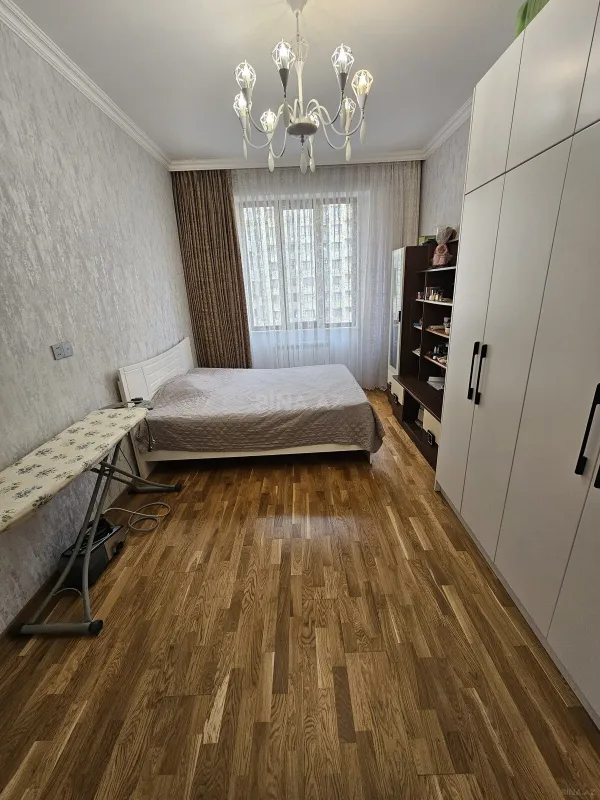 Satılır 3 otaqlı mənzil 104 m²