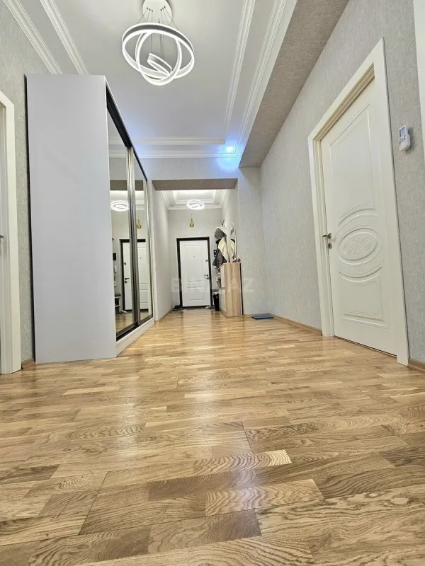 Satılır 3 otaqlı mənzil 104 m²