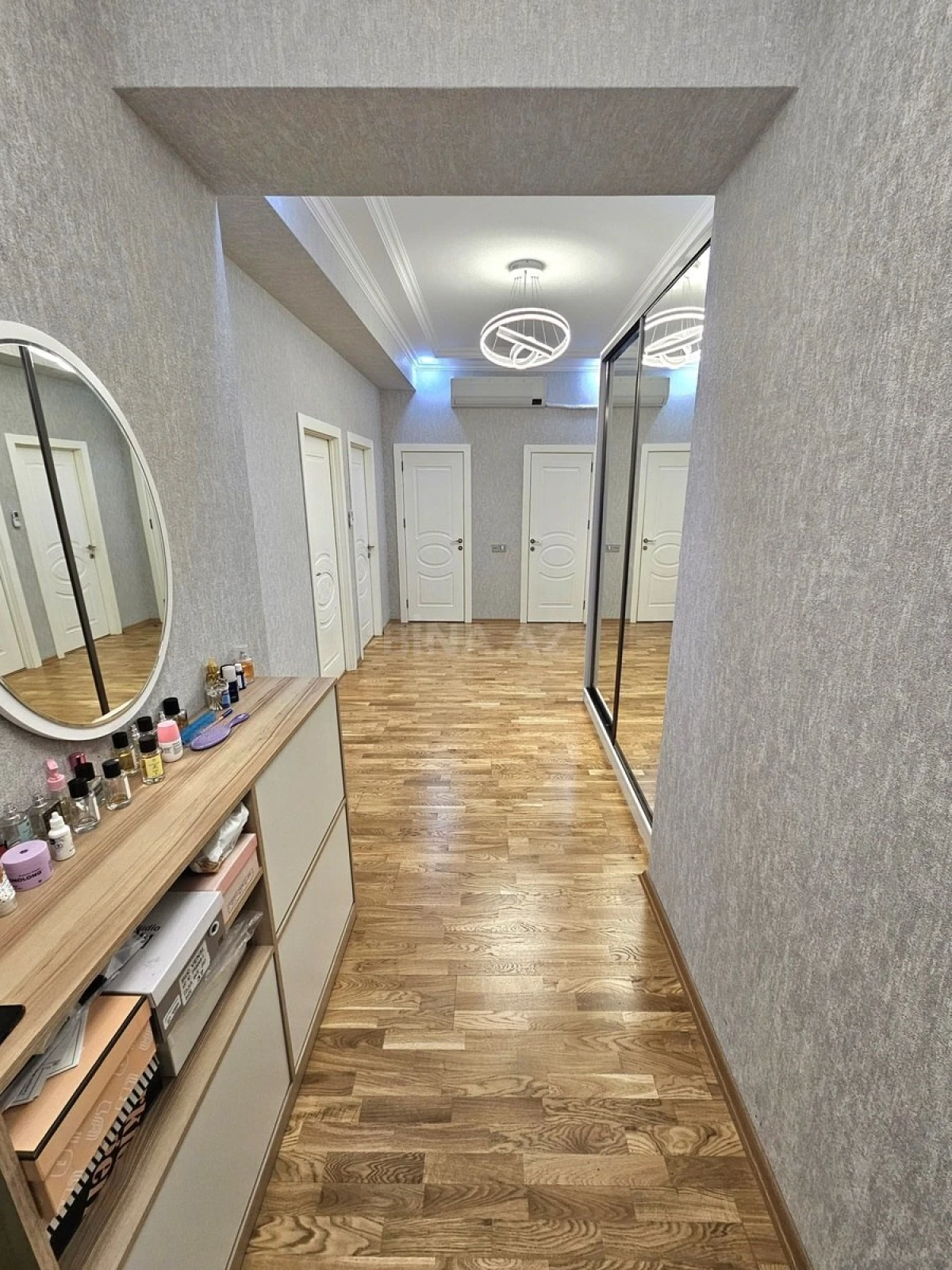 Satılır 3 otaqlı mənzil 104 m²
