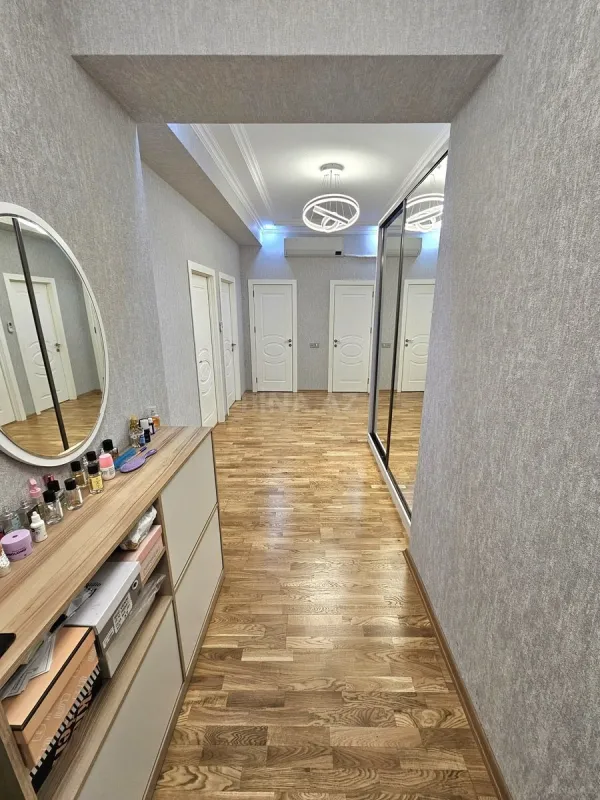 Satılır 3 otaqlı mənzil 104 m²