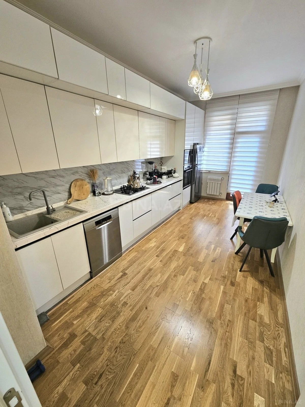 Satılır 3 otaqlı mənzil 104 m²