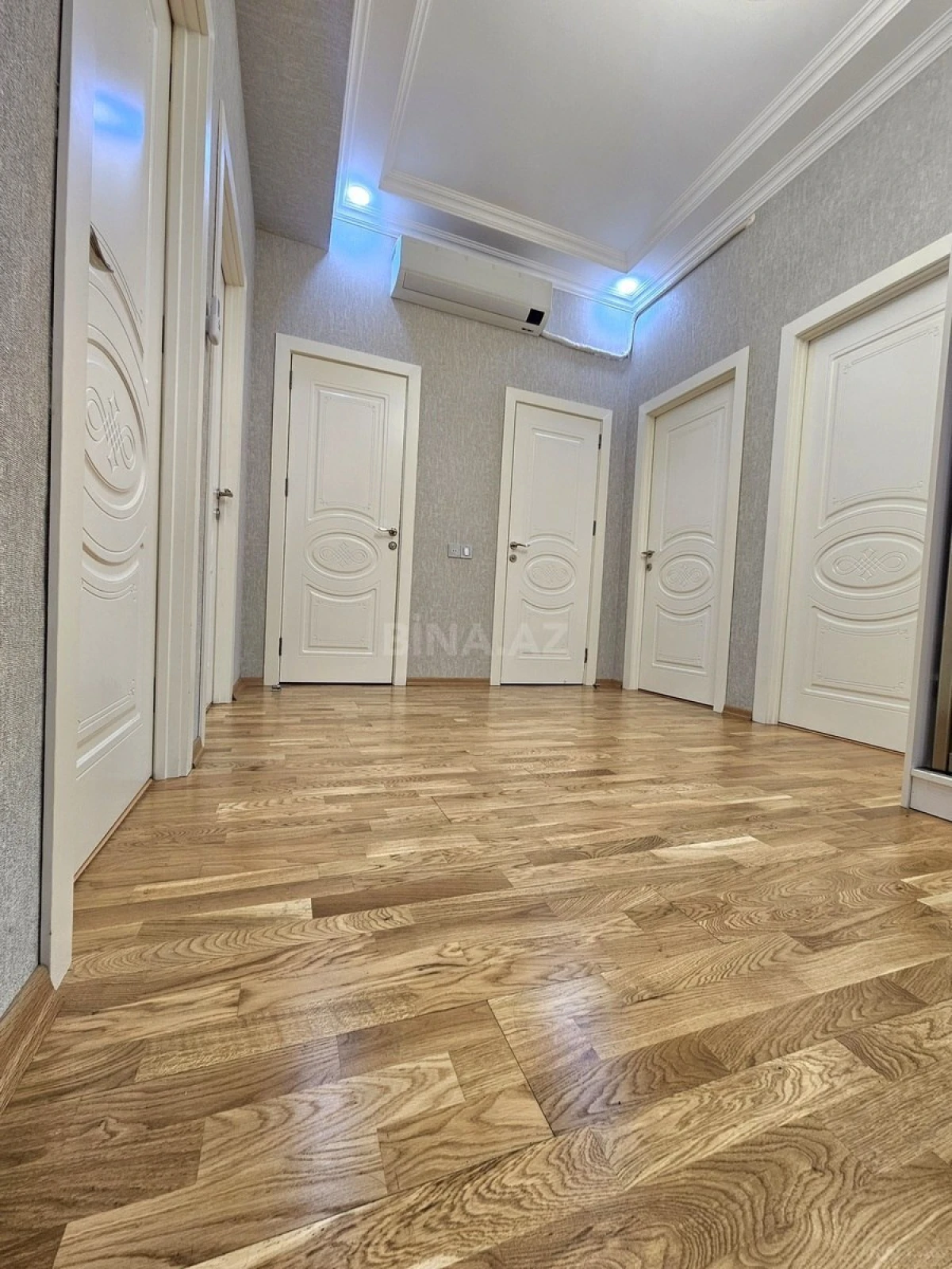 Satılır 3 otaqlı mənzil 104 m²