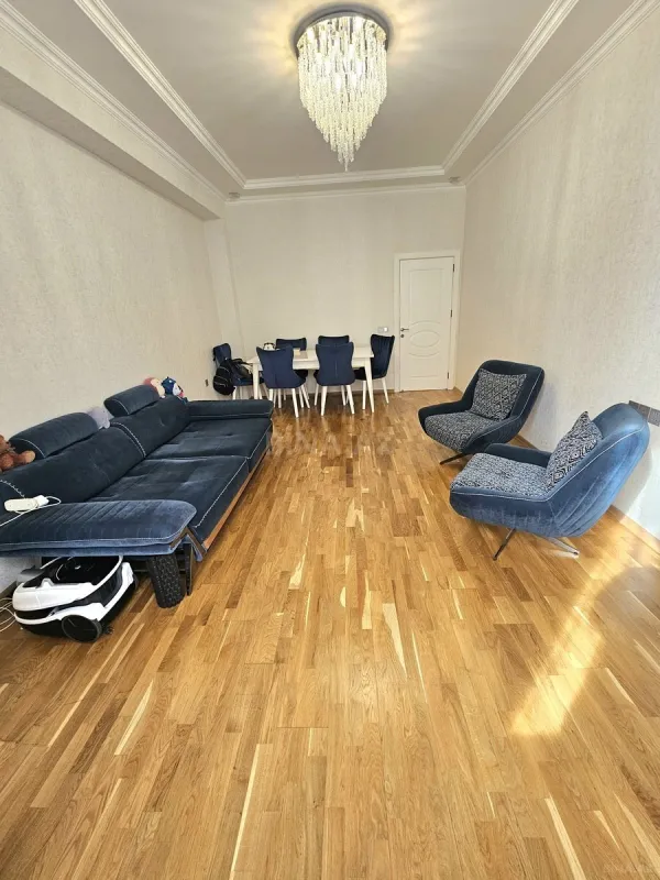 Satılır 3 otaqlı mənzil 104 m²