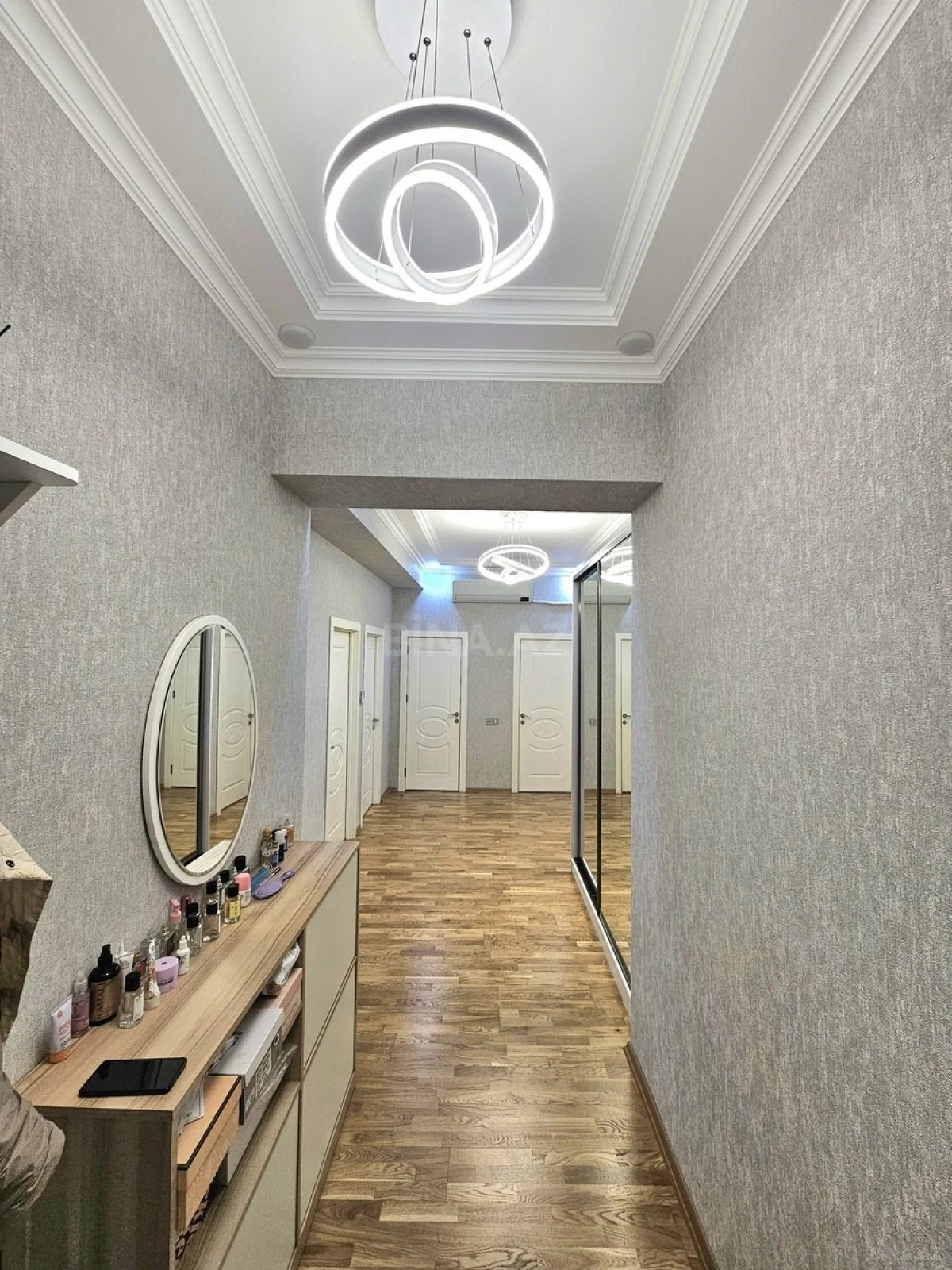 Satılır 3 otaqlı mənzil 104 m²