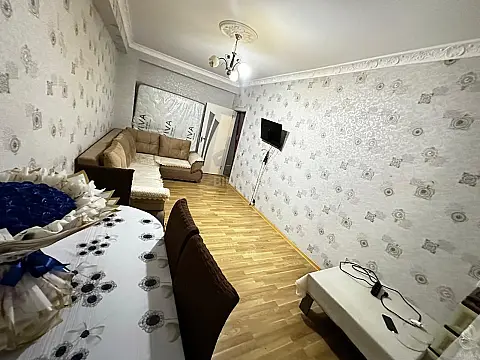 Satılır 2 otaqlı mənzil 70 m²