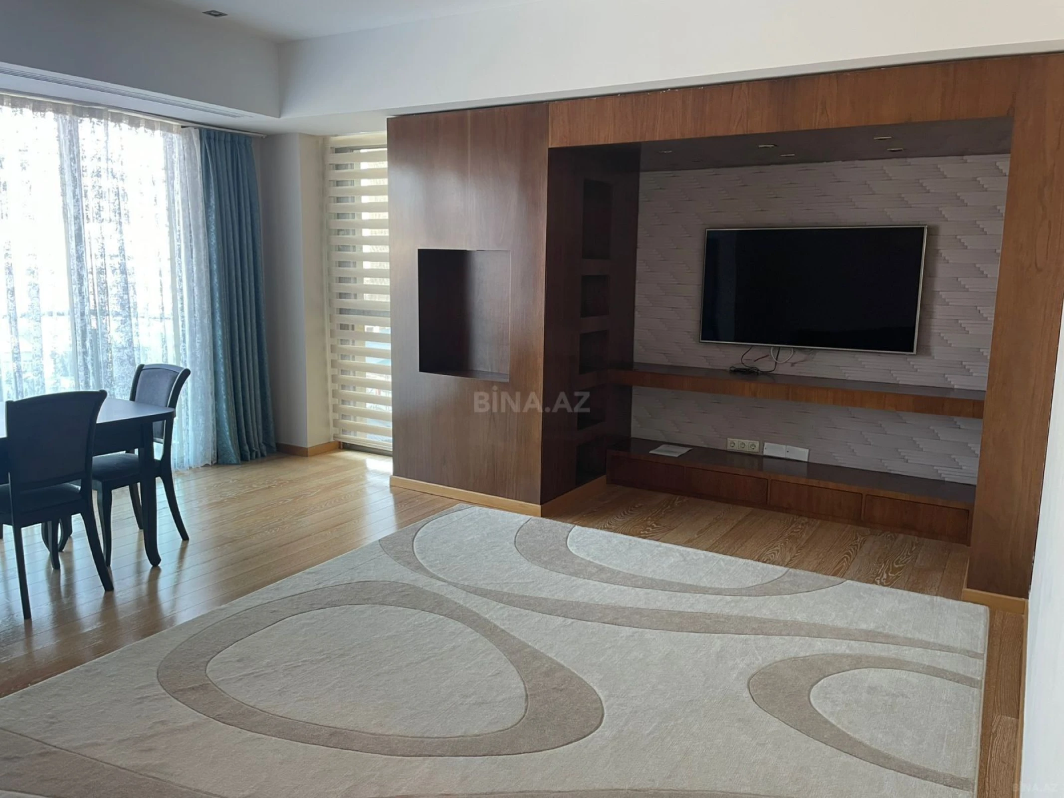 Kirayə verilir 4 otaqlı mənzil 170 m²