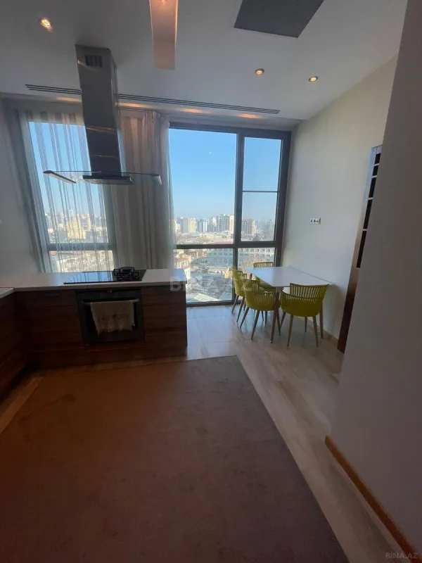 Kirayə verilir 4 otaqlı mənzil 170 m²