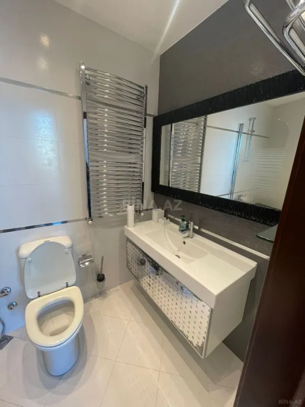Kirayə verilir 4 otaqlı mənzil 170 m²