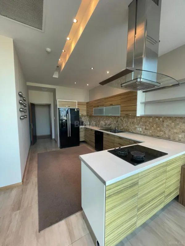 Kirayə verilir 4 otaqlı mənzil 170 m²