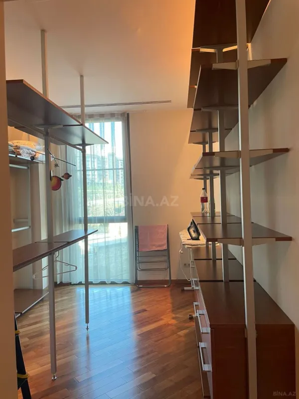 Kirayə verilir 4 otaqlı mənzil 170 m²