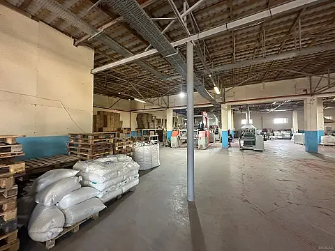 Satılır obyekt 1700 m²