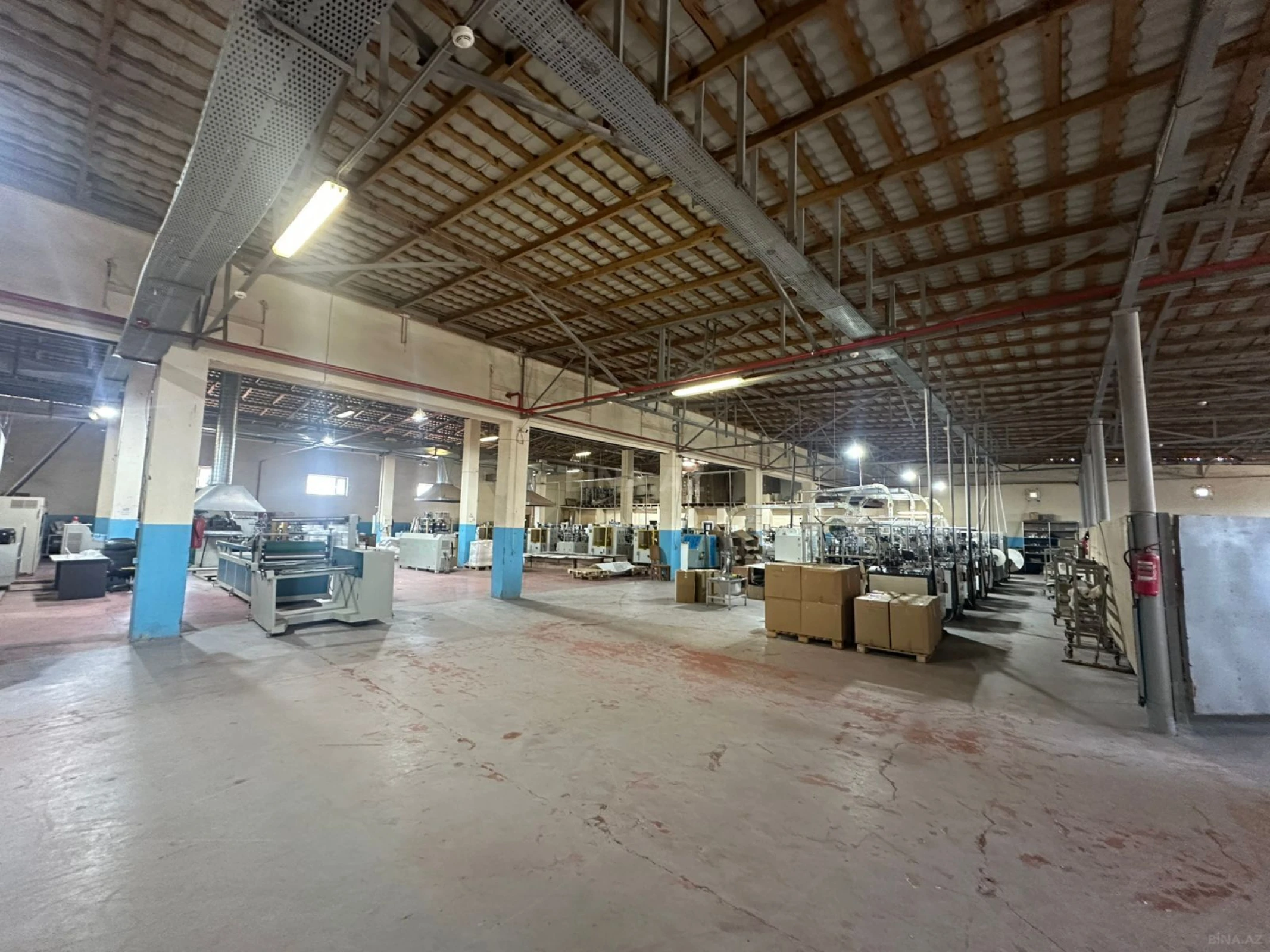 Satılır obyekt 1700 m²