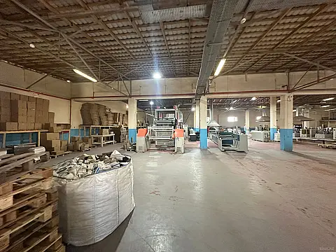 Satılır obyekt 1700 m² — Bakı 1700.00 m²