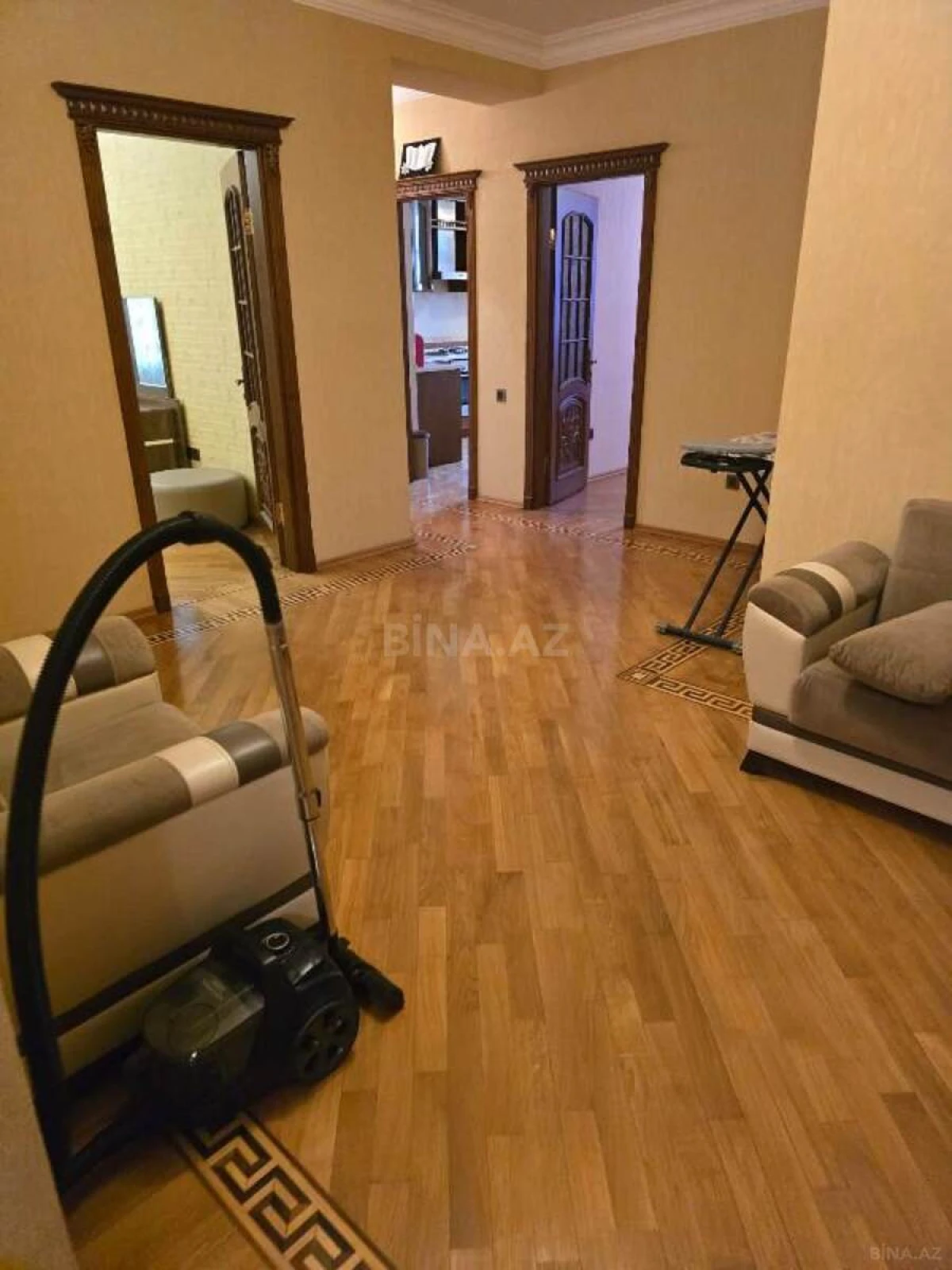 Satılır 3 otaqlı mənzil 134 m²