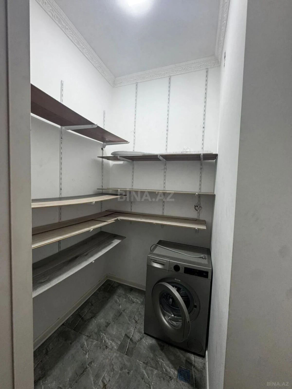 Kirayə verilir 2 otaqlı mənzil 75 m²