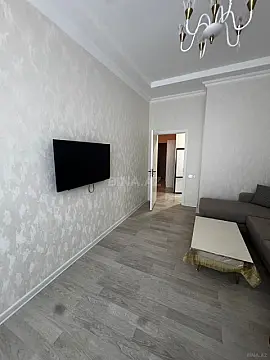 Kirayə verilir 2 otaqlı mənzil 75 m²