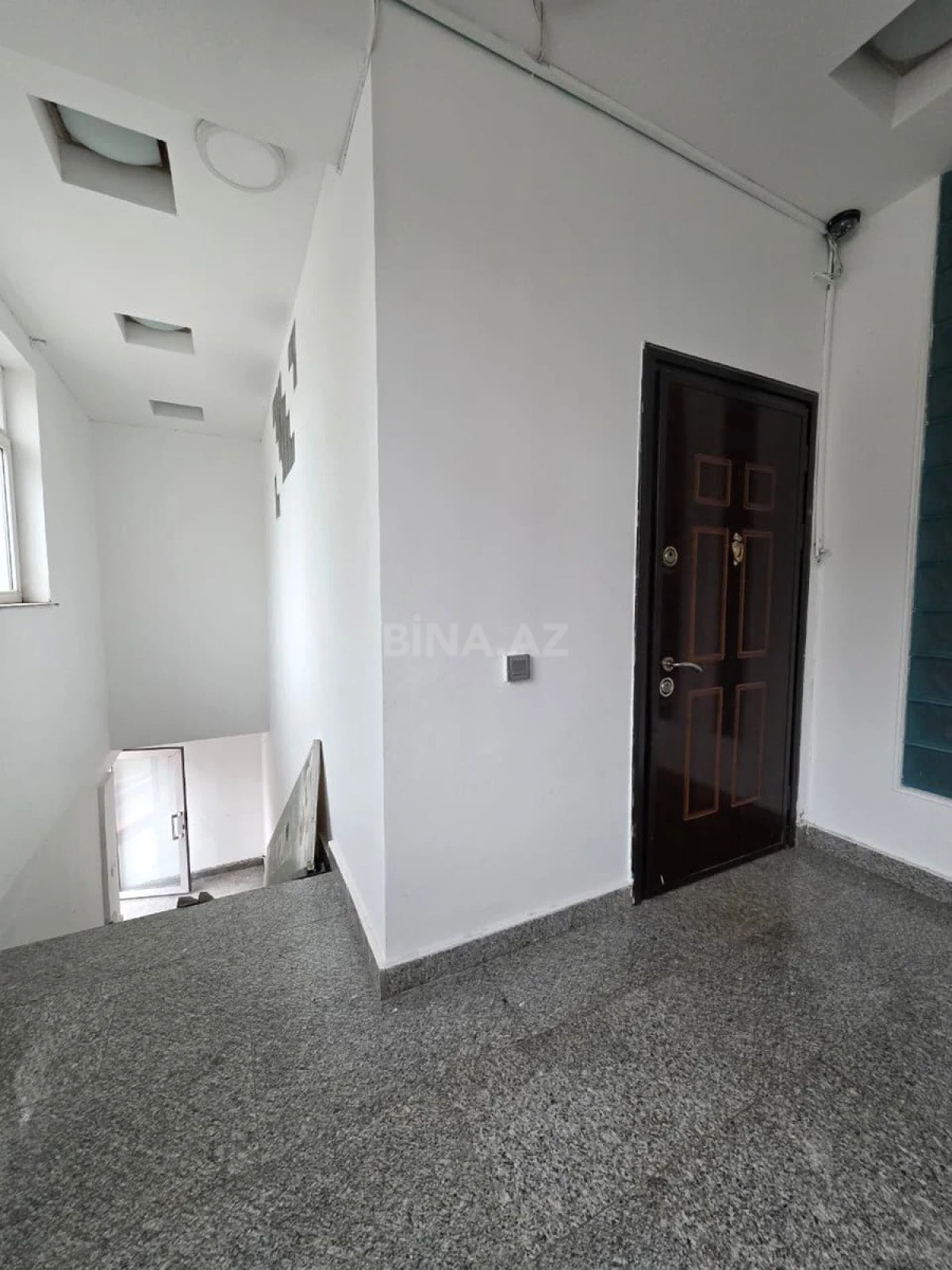 Satılır obyekt 105 m²