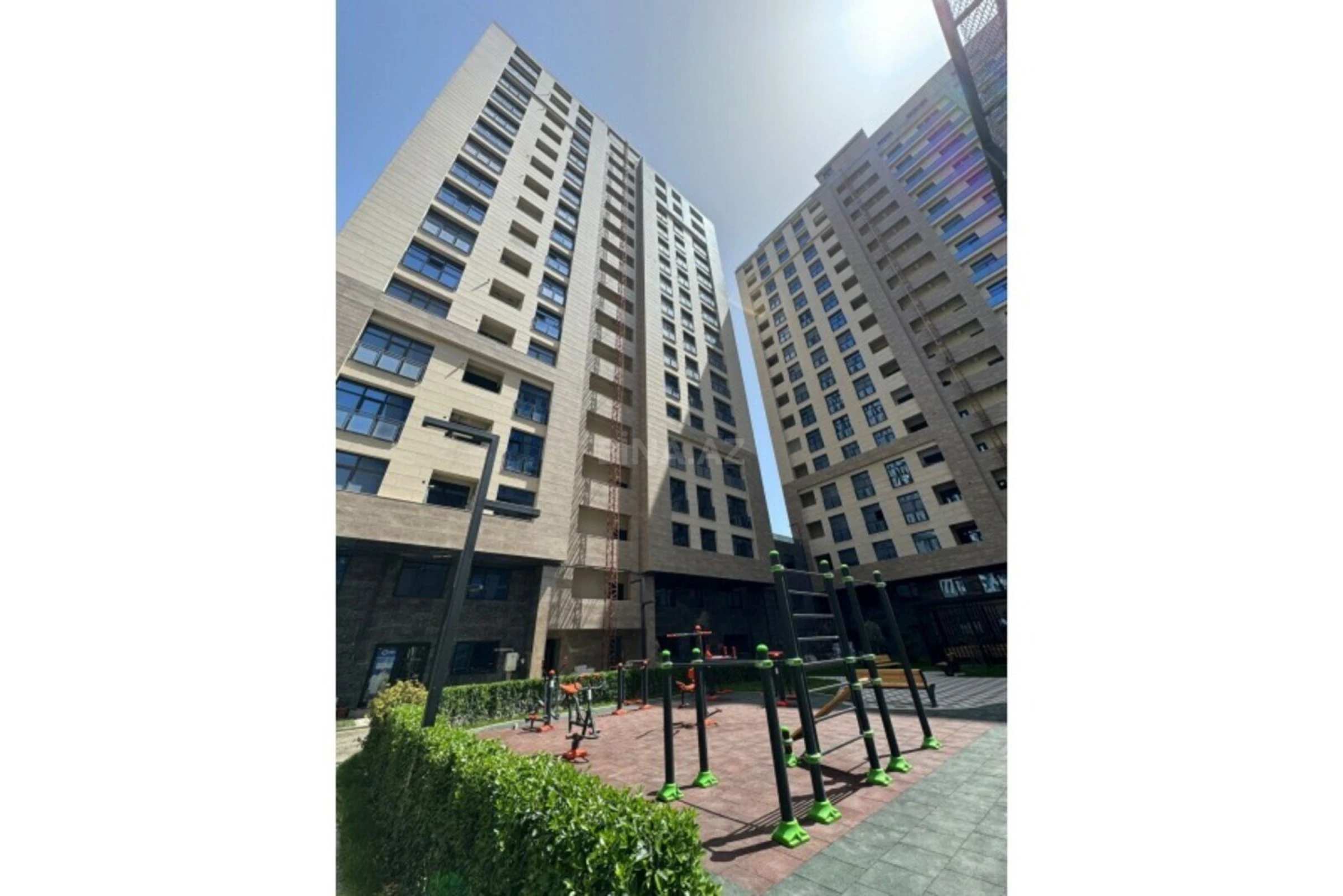 Satılır 3 otaqlı mənzil 127 m²