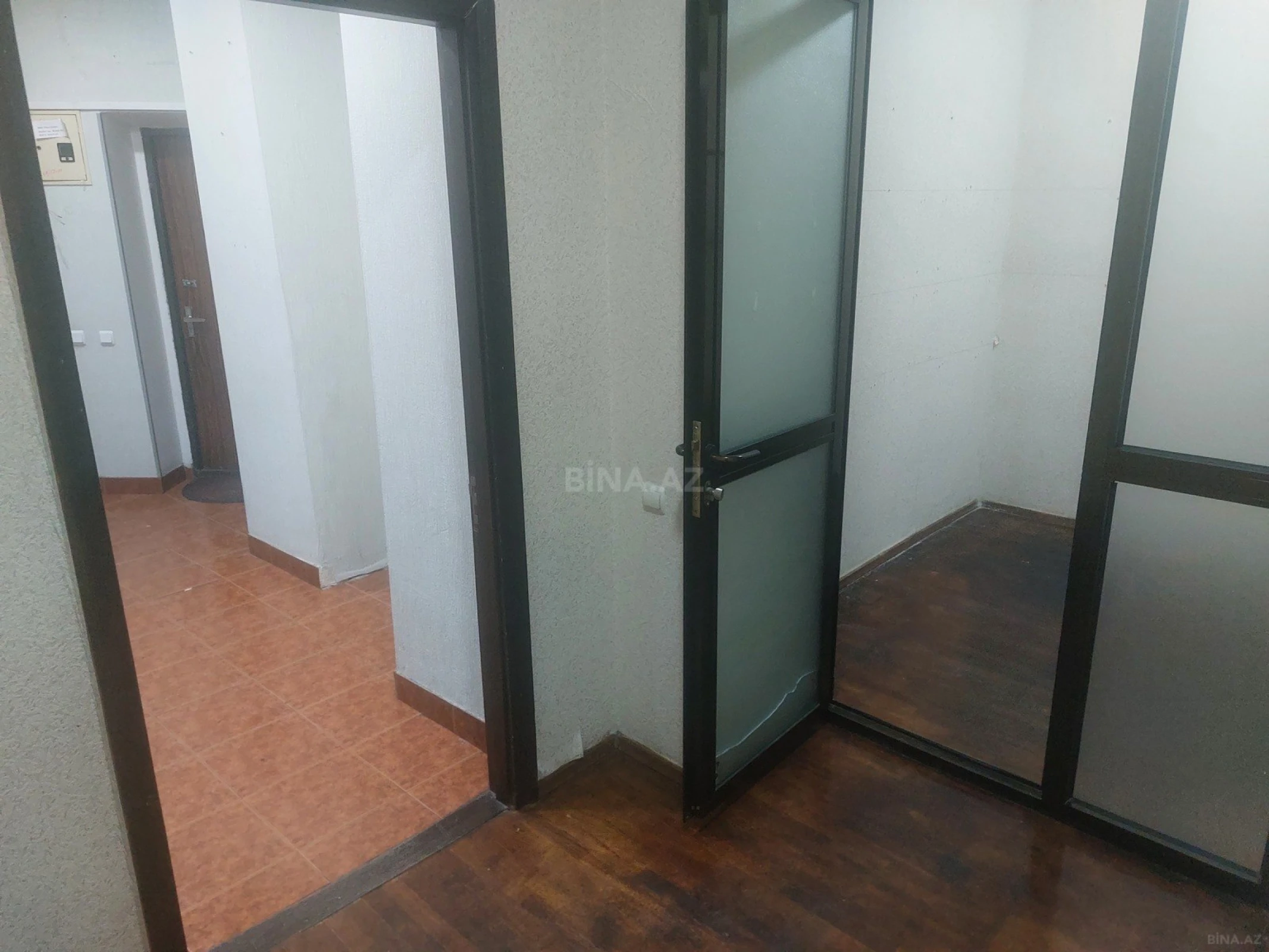 Kirayə verilir 3 otaqlı ofis 65 m²