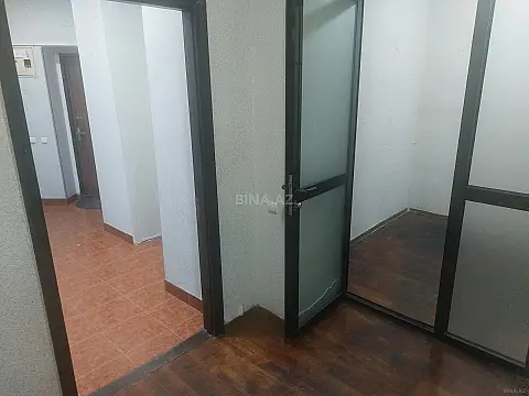 Kirayə verilir 3 otaqlı ofis 65 m²
