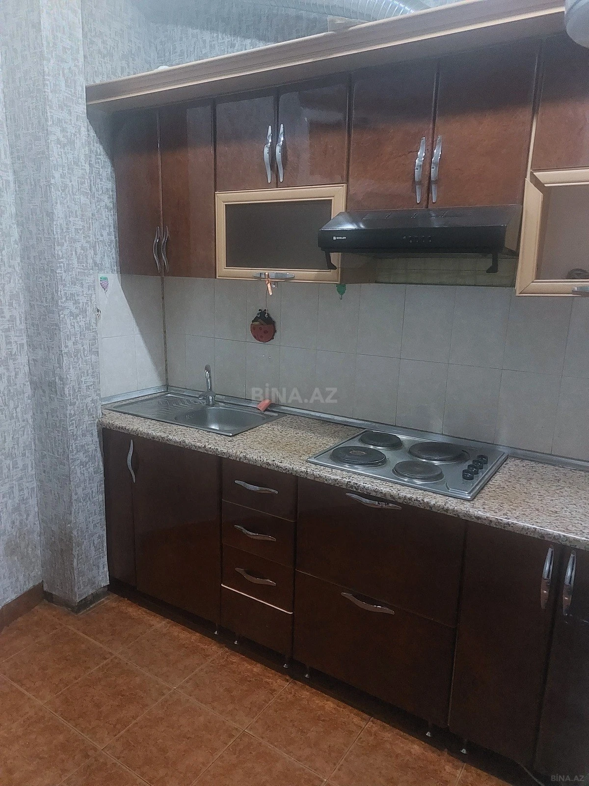 Kirayə verilir 3 otaqlı ofis 65 m²