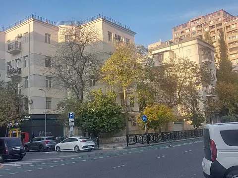Kirayə verilir 3 otaqlı ofis 65 m² — Bakı 3 otaq 65.00 m²