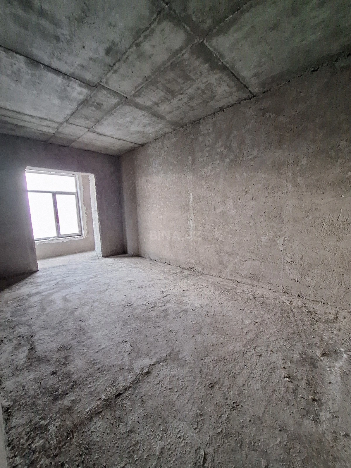 Satılır 4 otaqlı mənzil 205 m²