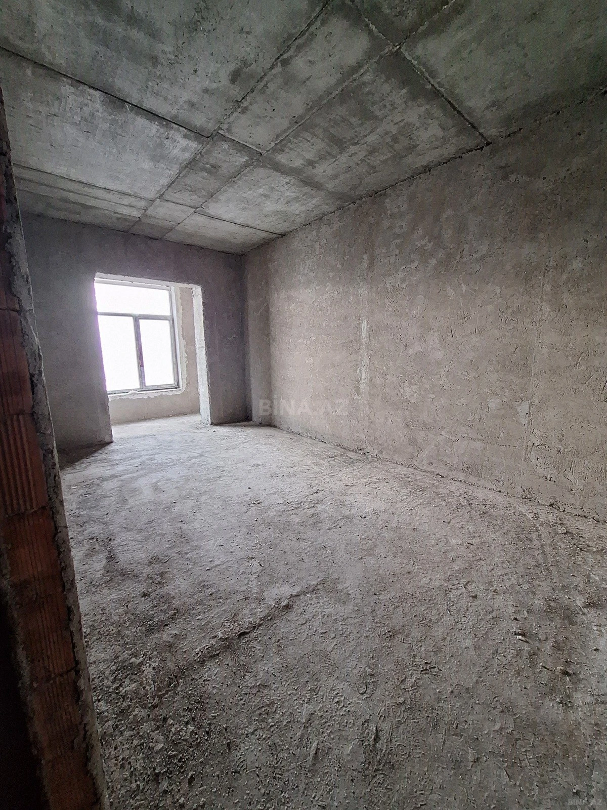 Satılır 4 otaqlı mənzil 205 m²
