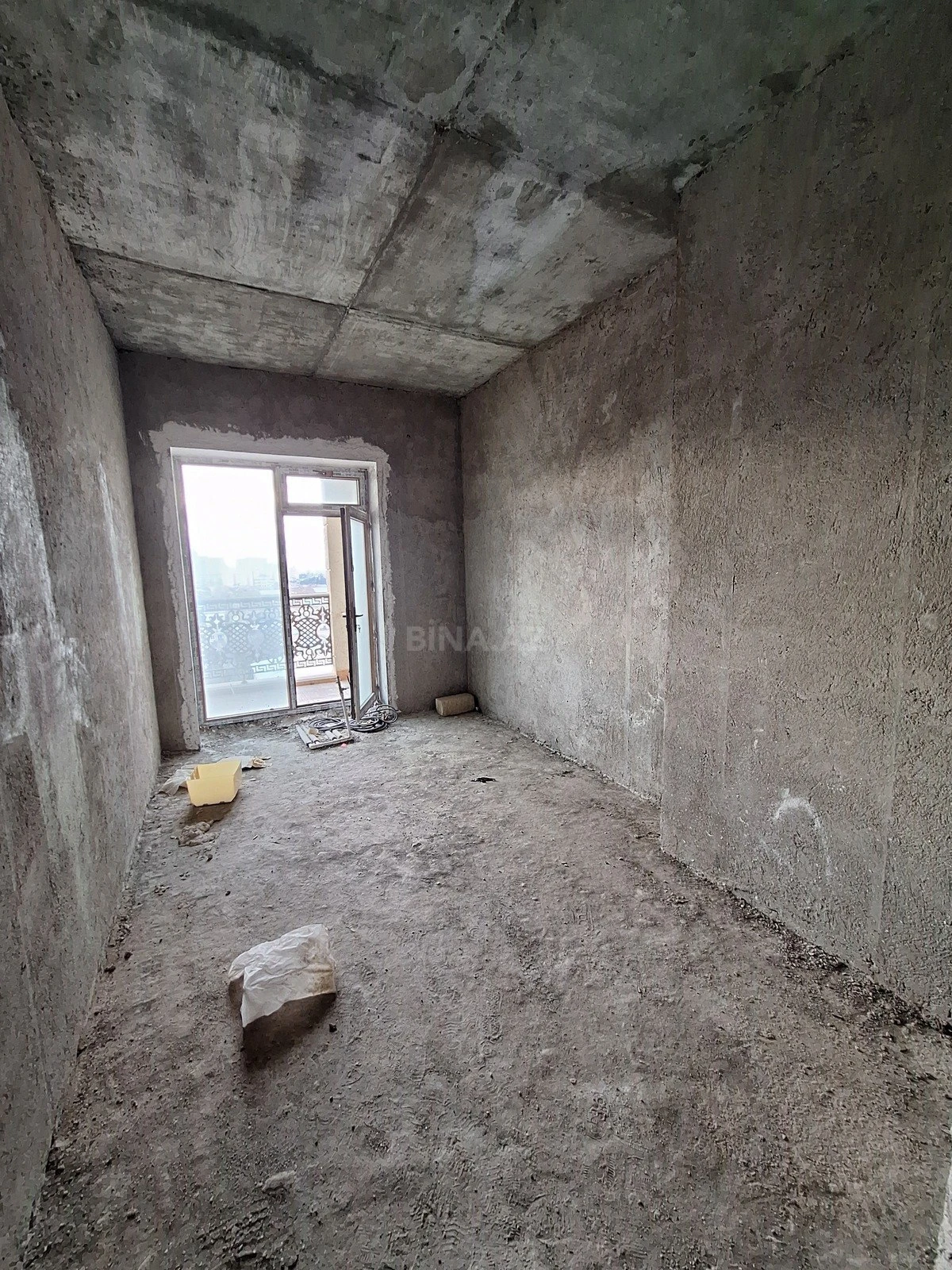 Satılır 4 otaqlı mənzil 205 m²