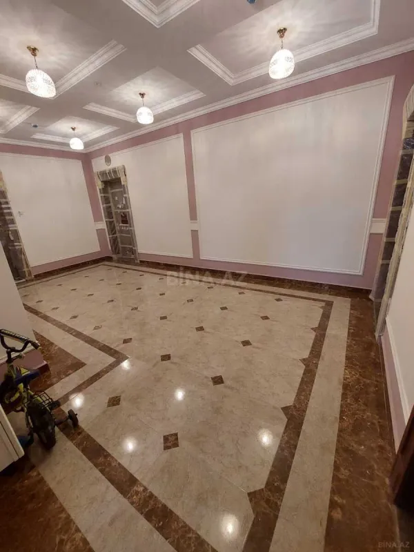 Satılır 4 otaqlı mənzil 205 m²