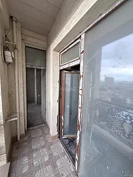 Satılır 4 otaqlı mənzil 205 m²