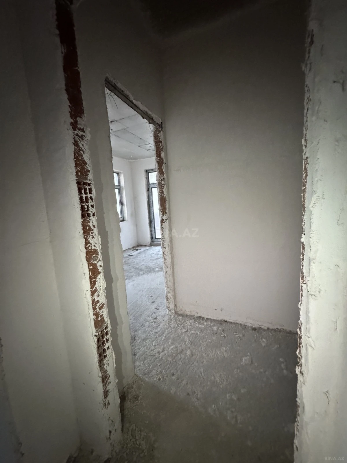 Satılır 3 otaqlı mənzil 147 m²