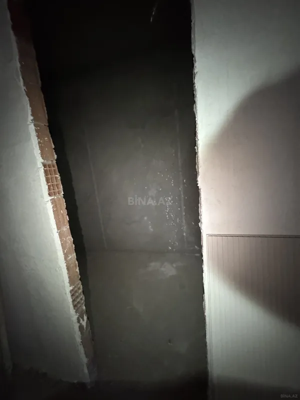 Satılır 3 otaqlı mənzil 147 m²