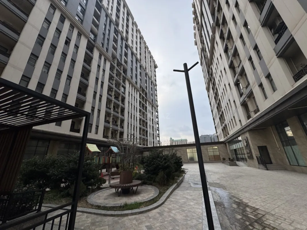 Satılır 3 otaqlı mənzil 147 m²