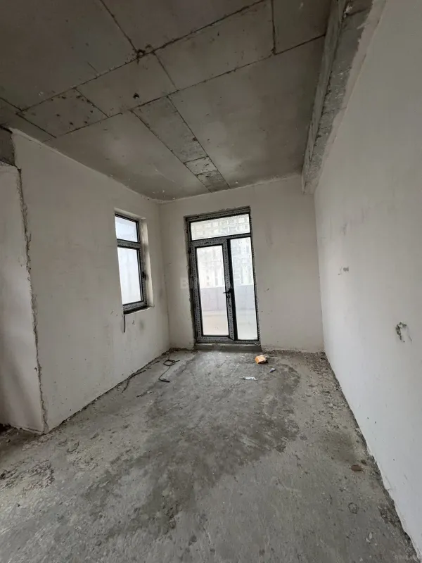 Satılır 3 otaqlı mənzil 147 m²
