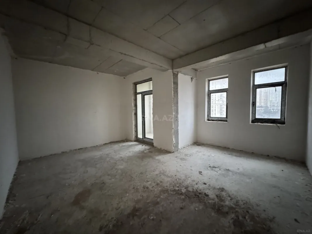 Satılır 3 otaqlı mənzil 147 m²