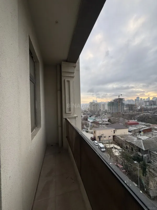 Satılır 3 otaqlı mənzil 147 m²
