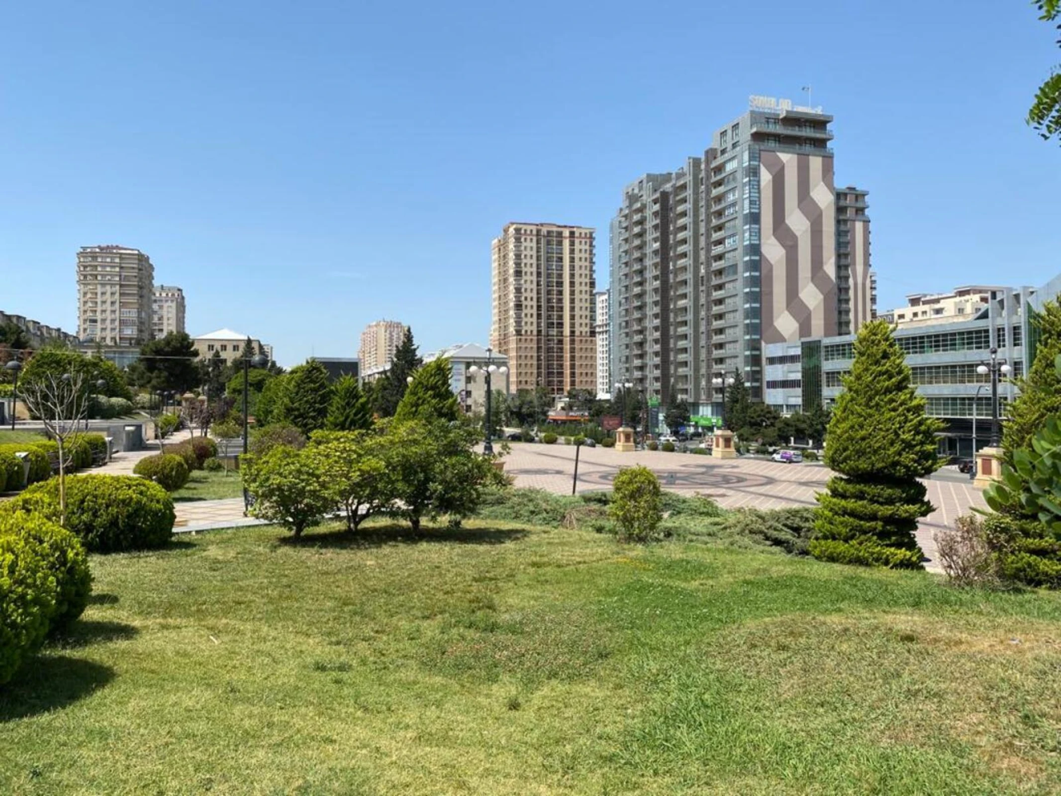 Kirayə verilir 2 otaqlı mənzil 72 m²