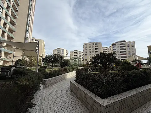 Kirayə verilir 2 otaqlı mənzil 72 m²