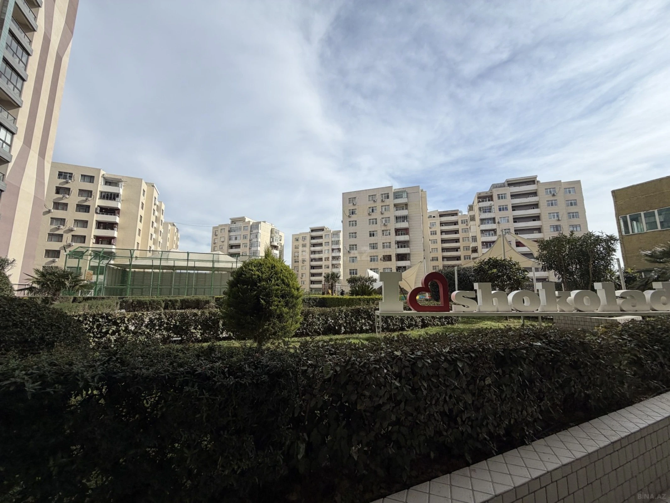 Kirayə verilir 2 otaqlı mənzil 72 m²