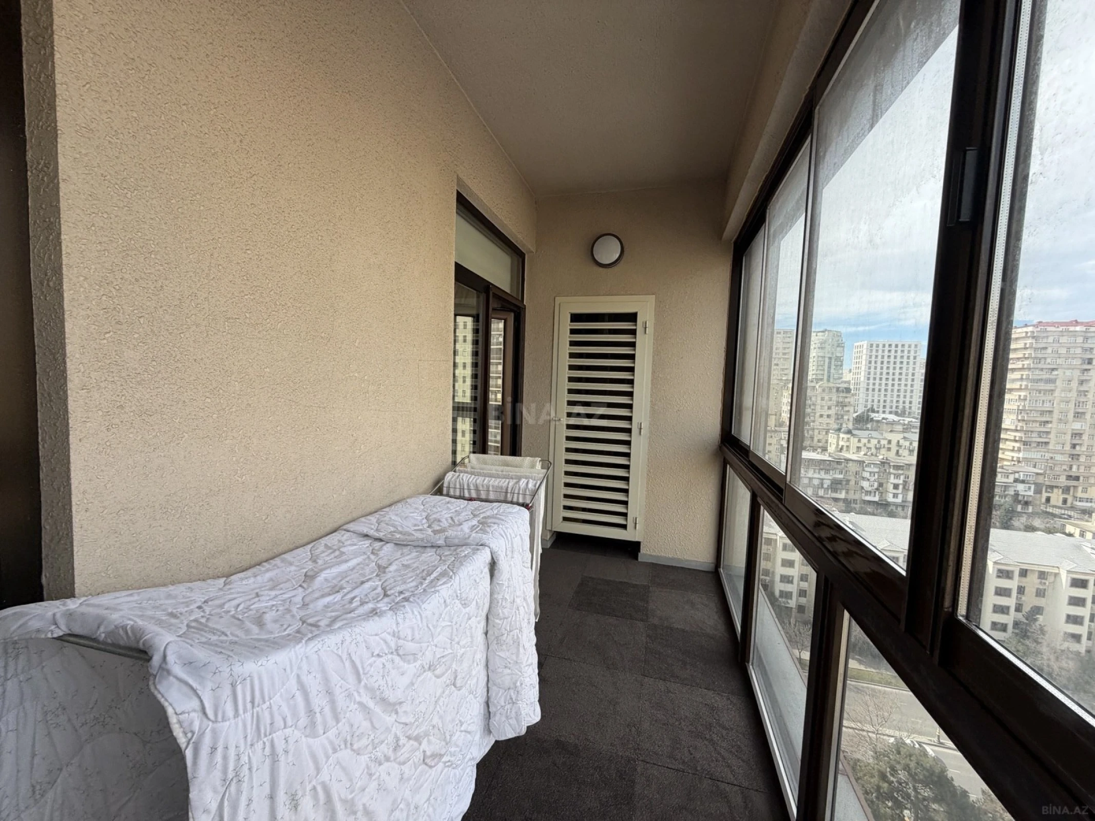 Kirayə verilir 2 otaqlı mənzil 72 m²