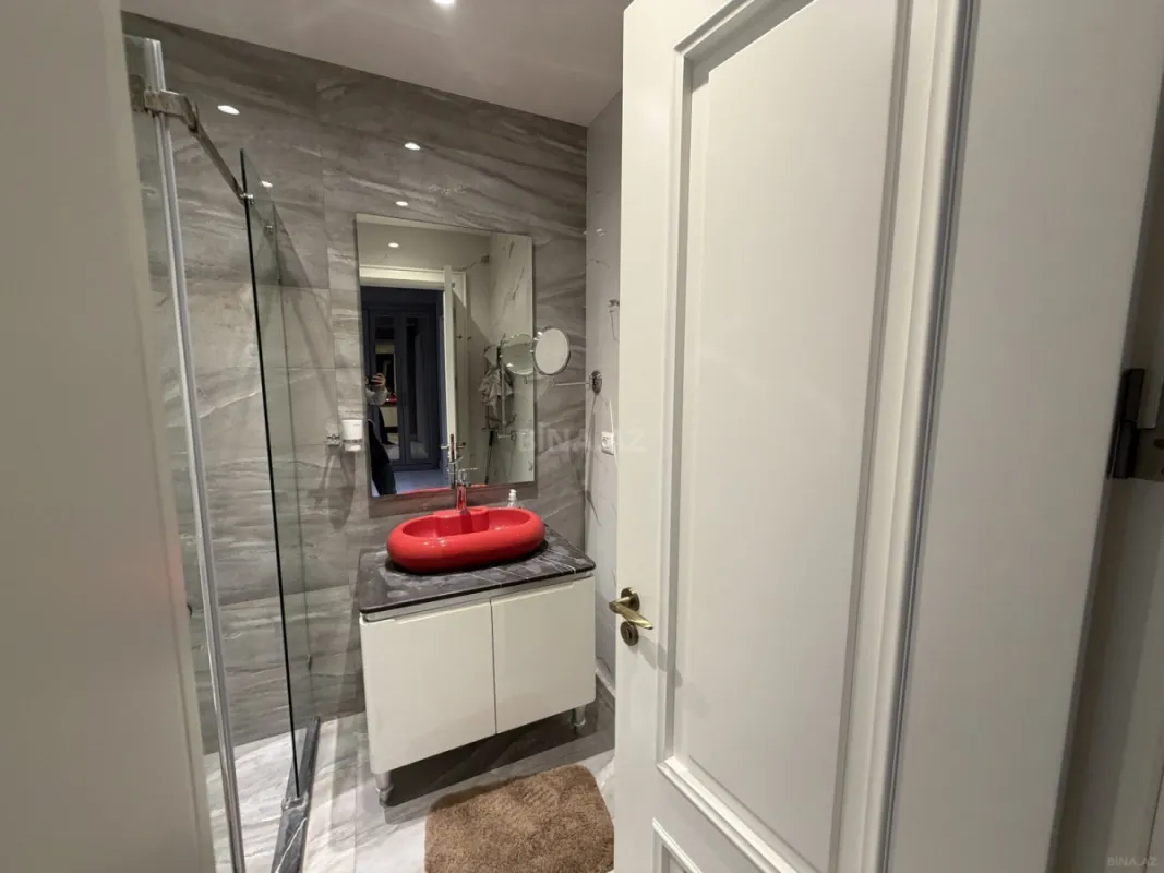 Kirayə verilir 2 otaqlı mənzil 72 m²