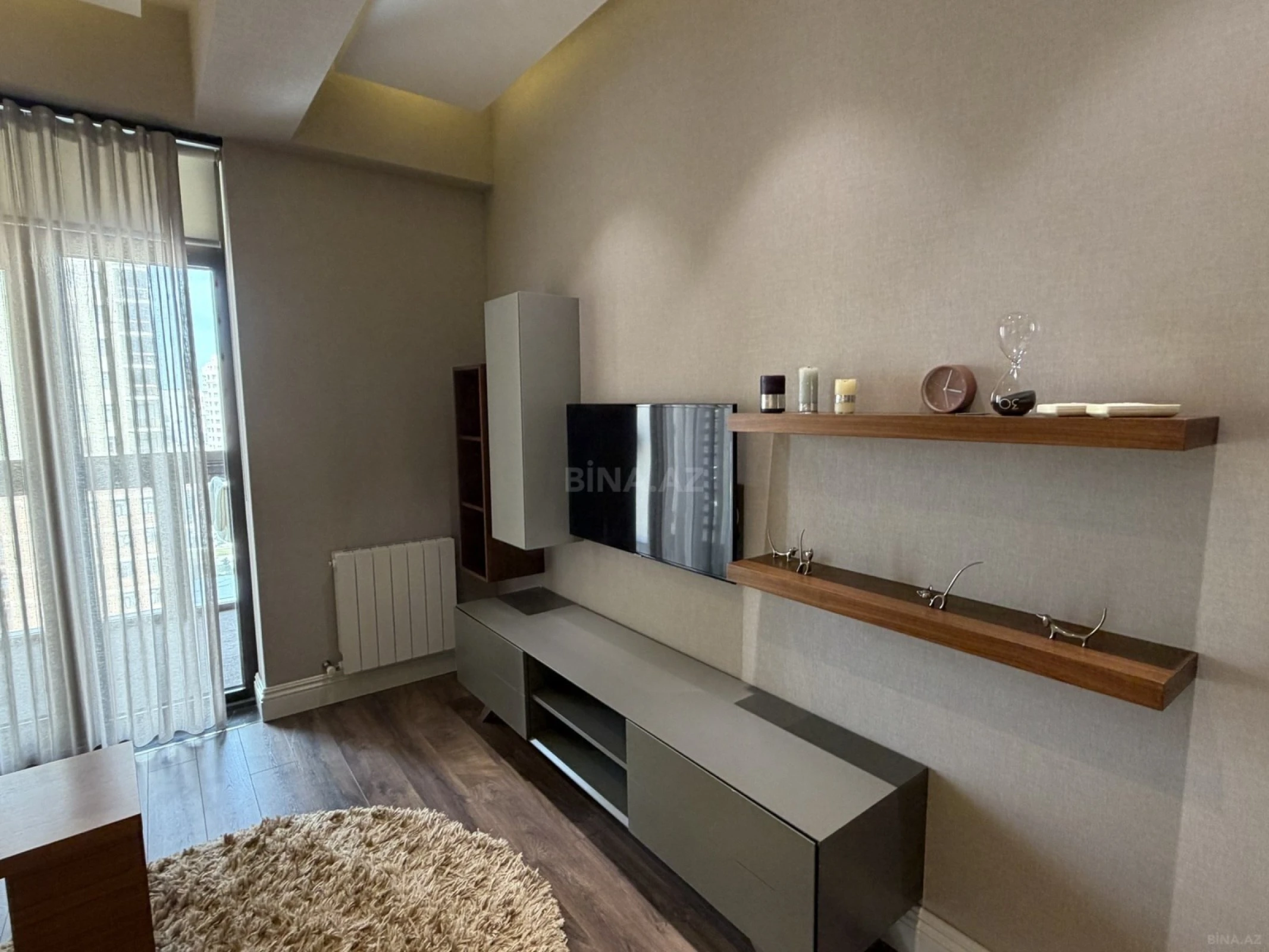 Kirayə verilir 2 otaqlı mənzil 72 m²
