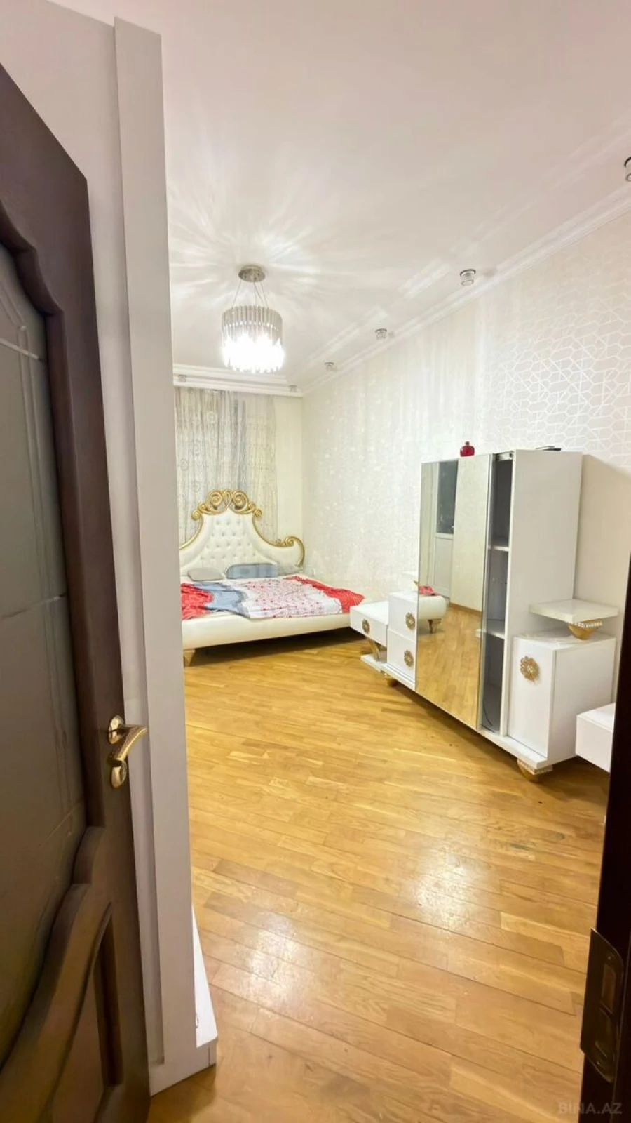 Kirayə verilir 2 otaqlı mənzil 68 m²