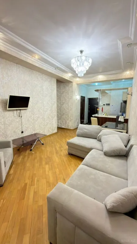 Kirayə verilir 2 otaqlı mənzil 68 m²