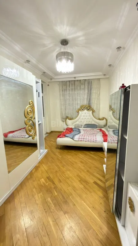 Kirayə verilir 2 otaqlı mənzil 68 m²