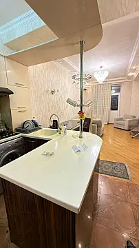 Kirayə verilir 2 otaqlı mənzil 68 m²