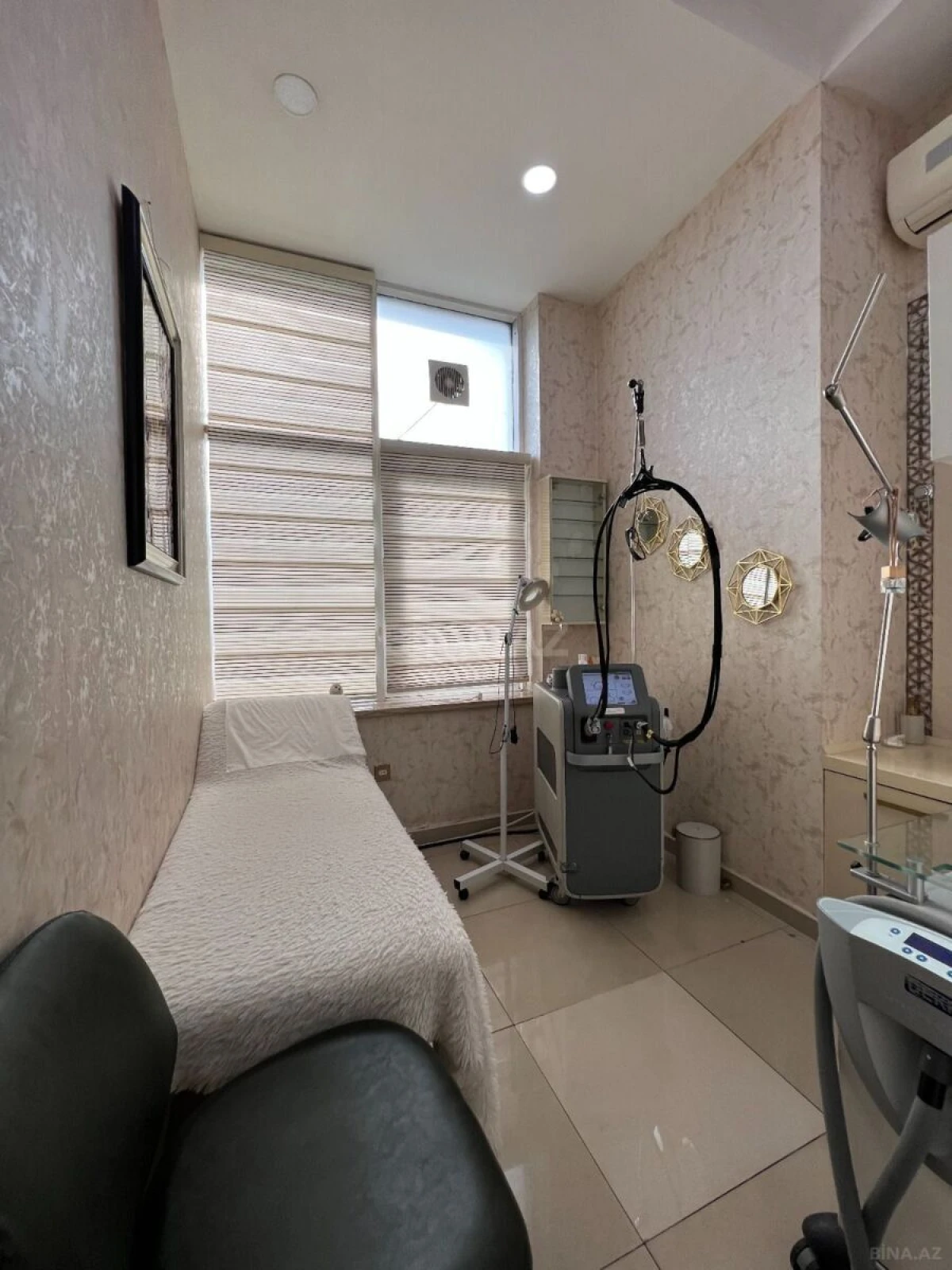 Satılır obyekt 90 m²